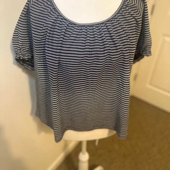 Madewell Navy and White Size Large Texture & Thread Short Sleeve Blouse - Picture 3 of 7